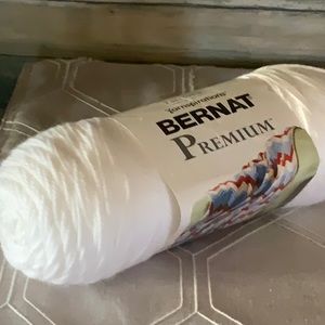 Bernat white ball
